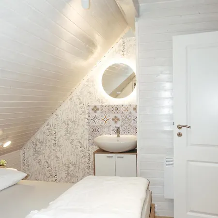 Haus 99, Dorf 3 Mit Sauna & Whirlpool * Kirchheim (Hessen)