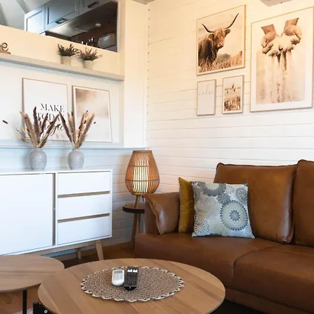 Haus 99, Dorf 3 Mit Sauna & Whirlpool * Kirchheim (Hessen)