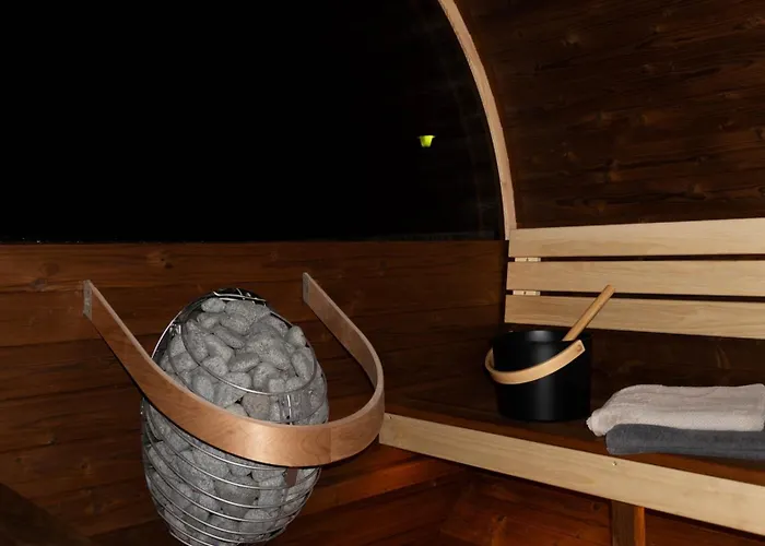 Haus 99, Dorf 3 Mit Sauna & Whirlpool * Kirchheim (Hessen)